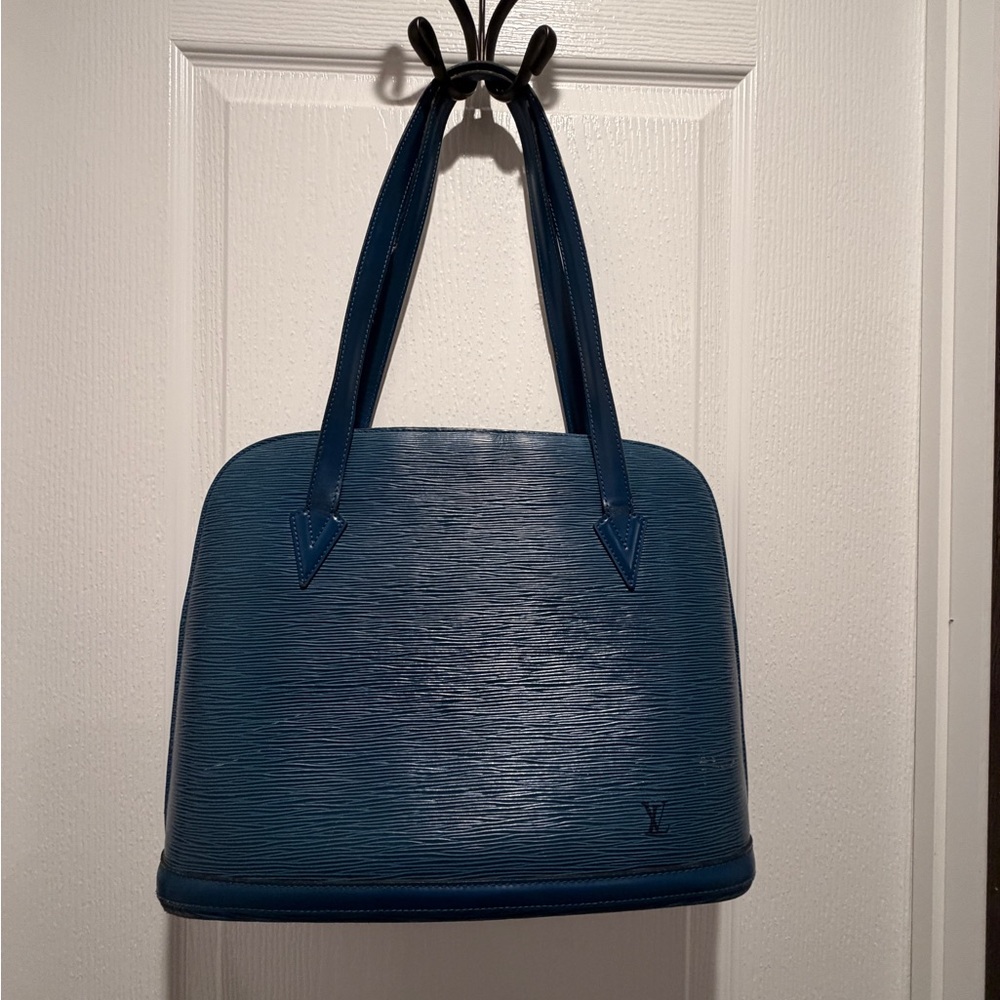 Louis Vuitton Epi Alma PM Blue Leather Dome Bag Vintage Classic